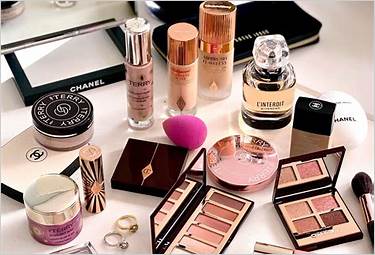 best makeup gift sets 2024, luxury beauty products, top makeup brands, latest beauty trends